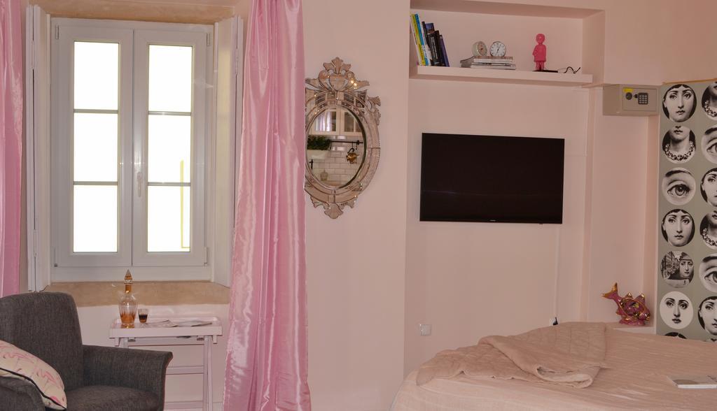 Mouraria Deluxe Apartments Lisbona Esterno foto